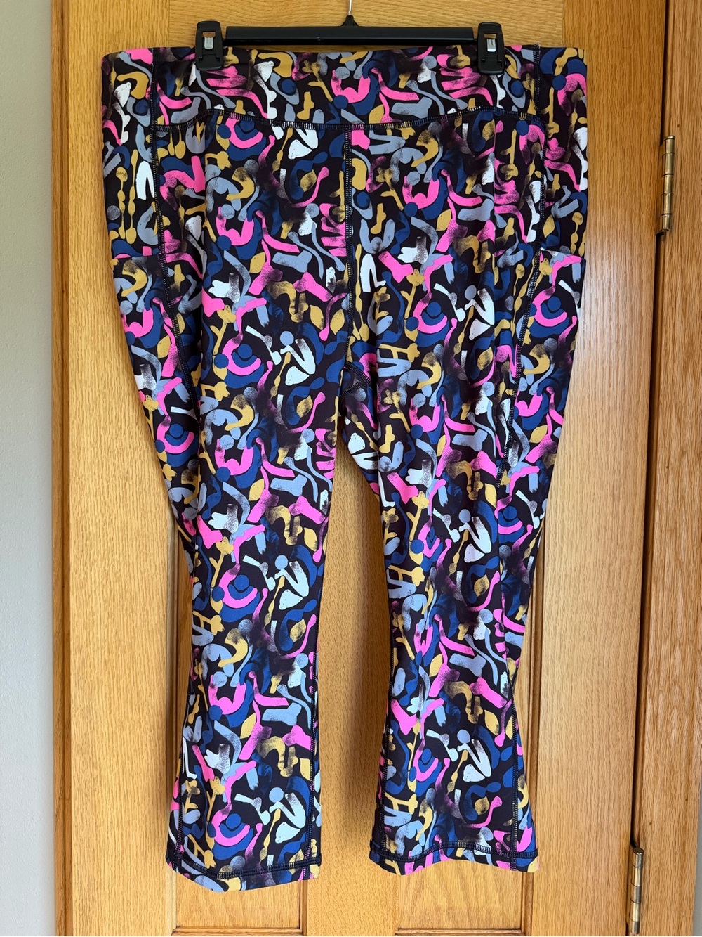 Workout Gear Capri Leggings 2X Plus Size Abstract Multicolor Pocket Tek Gear